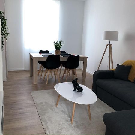 Grand Appartement Fonctionnel Proche Centre-Ville 쏘뮤흐 외부 사진