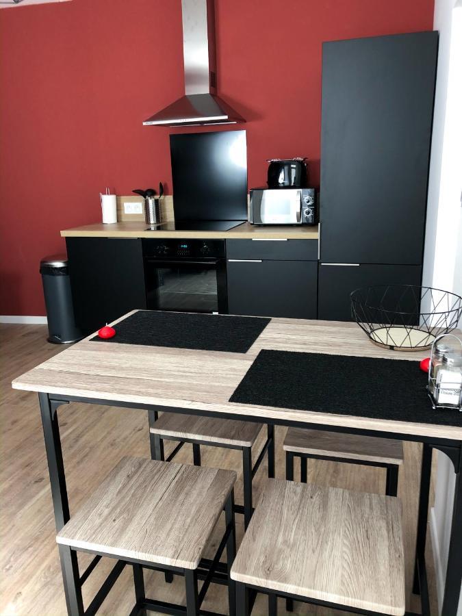 Grand Appartement Fonctionnel Proche Centre-Ville 쏘뮤흐 외부 사진