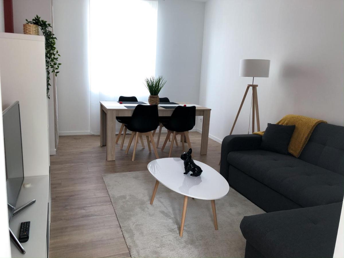 Grand Appartement Fonctionnel Proche Centre-Ville 쏘뮤흐 외부 사진